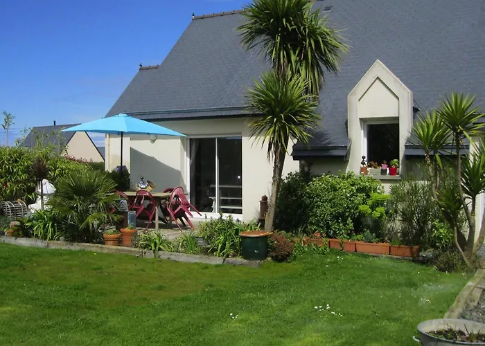 Palm Garden Holiday Home Near Coast, Pleubian photo