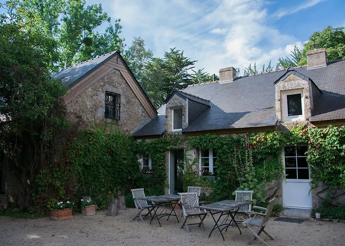 Manoir Des Eperviers Bed & Breakfast Queven photo